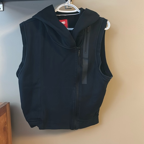 Nike Zip Up Vest- Black - Picture 1 of 6